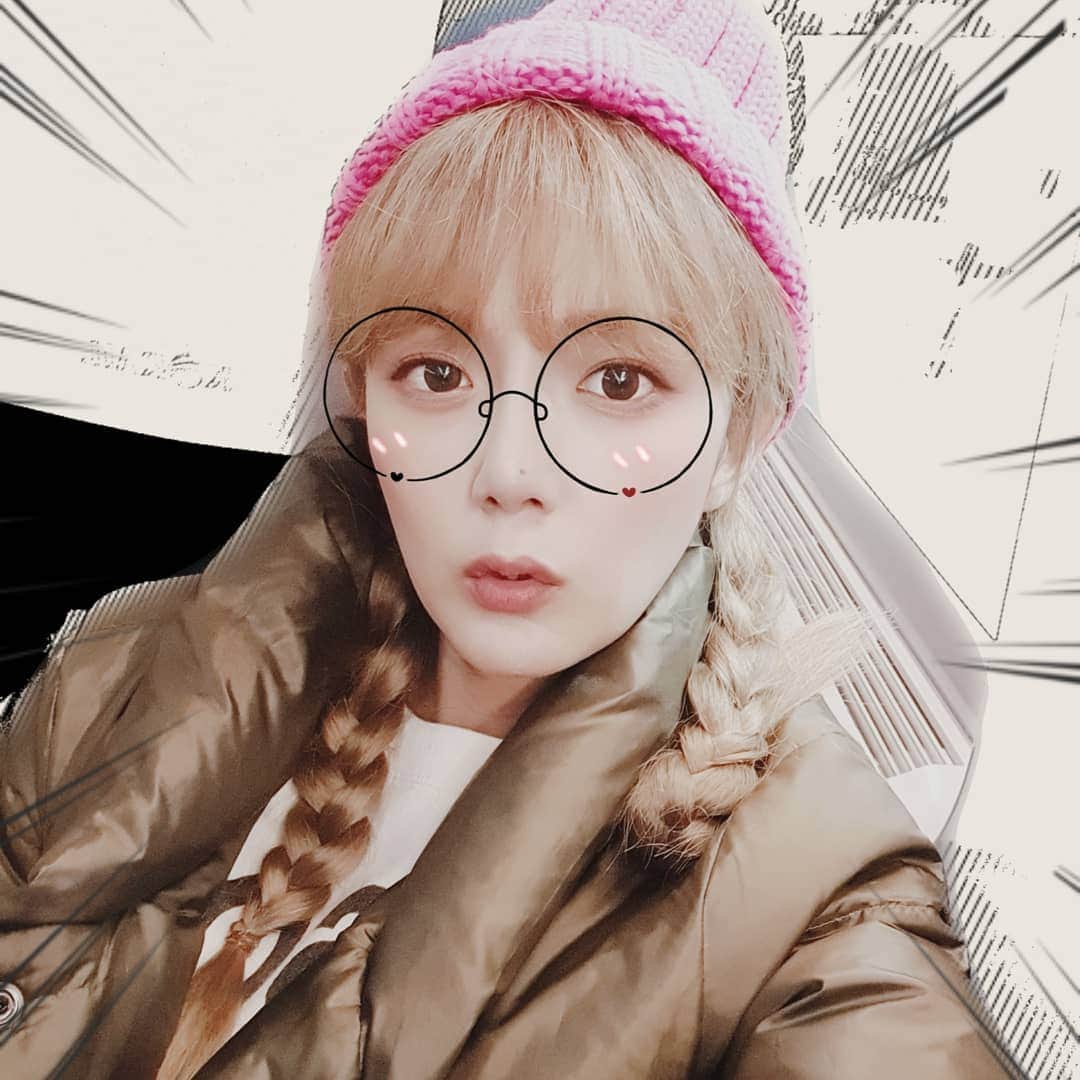 カン・ウンビさんのインスタグラム写真 - (カン・ウンビInstagram)「#강은비 #ktx  아침드라마급 생생한 수다와 땅콩 asmr  정말... 너무 헬... 눈이아프다  부산 도착 ♡」11月13日 18時22分 - ekobi_