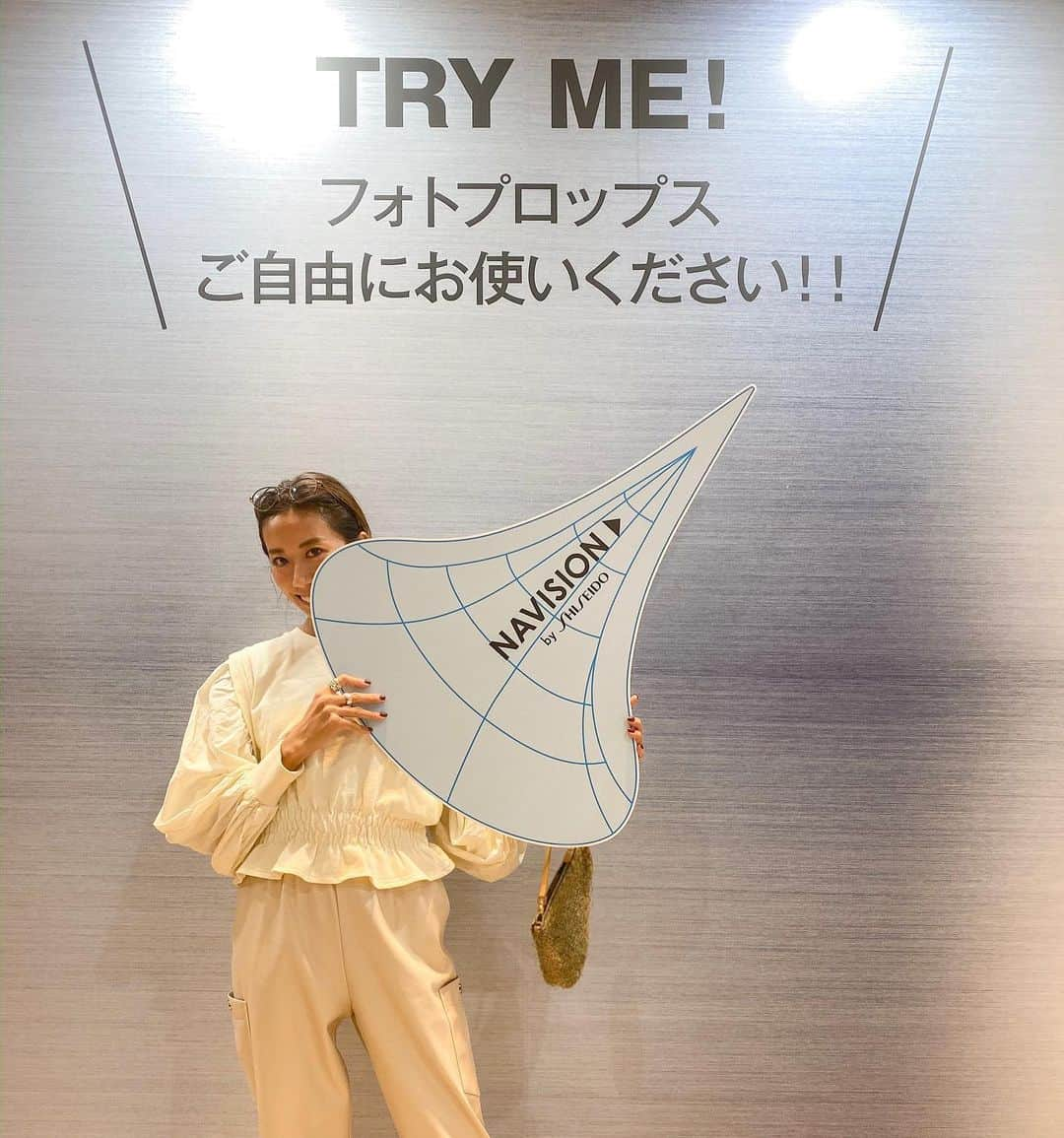 中川珠里さんのインスタグラム写真 - (中川珠里Instagram)「.﻿ 📍ナビジョンpop up store﻿ HAフィルパッチは特別な日の前夜によく使うよ❤︎﻿ もう何度も使った事があるけど、ニードルは痛いんじゃなく、気持ちの良い刺激だから病みつきに！﻿ 端から端までぴったりと肌に貼り付けるのがコツ。﻿ ﻿ 今だと無料体験ができるのでぜひ試してみてほしい♡﻿ 詳細はこちらです💁🏽‍♀️﻿ 期間は11/13~11/19﻿ 📍東京ミッドタウン日比谷アトリウム ﻿ ✔️その場で購入も可能﻿ ✔ ナビジョン HAフィルパッチを１箱購入の方にはもう 　１回分のプレゼント﻿ ✔️LINE+ワタシプラスを同時会員登録すると更にもう1  回分が貰える﻿ ✔️SNS投稿で化粧水・乳液のサンプルも貰える﻿ ﻿ 写真は全て期間限定ストア内で撮ったよ🤳﻿ 自分の体験コメントがすぐ表示されるモニターもあり面白かったよ🌼﻿ ﻿ #ナビジョン#HAフィルパッチ﻿ #東京ミッドタウン日比谷﻿ #マイクロニードル﻿ #ヒアルロン酸﻿ #ナビジョン_PR @watashiplus﻿」11月13日 18時26分 - juri1104