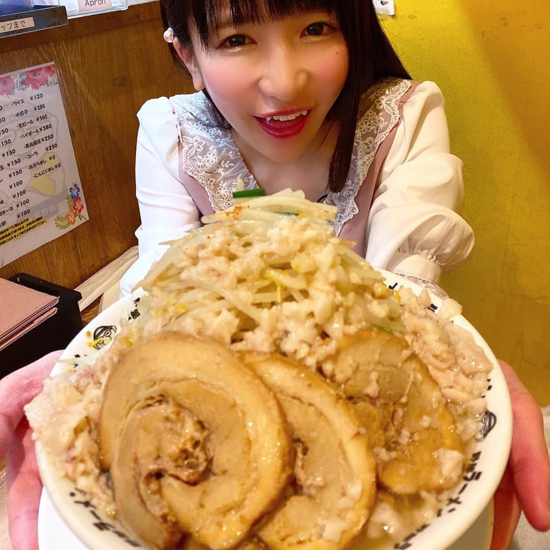 もえのあずきさんのインスタグラム写真 - (もえのあずきInstagram)「豚野郎ラーメン男前盛り🍜🥳 #野郎ラーメン#豚野郎ラーメン#豚野郎#男前盛り#yaroramen#japanesefood #japanese_food #japaneseramen」11月13日 19時06分 - moeazukitty