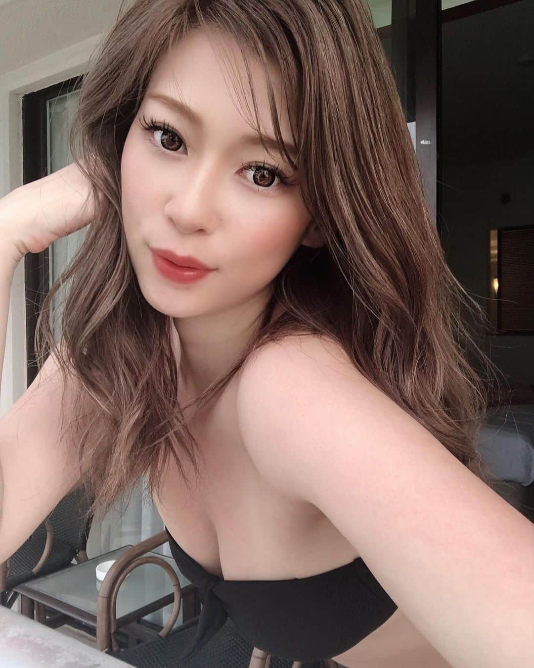 長谷川唯のインスタグラム：「・ ・ 急性胃腸炎になっちゃったから油っこい物も食べれないし、マミーがサムゲタンを作ってくれたの🥺♥️ ・ ・ 生姜がきいたサムゲタンめっちゃ美味しかったー🤤この味を作れるように教えてもらお✨✨ ・ ・ #today #happy #サムゲタン #love #愛犬ショコラに会いたくなってきた」
