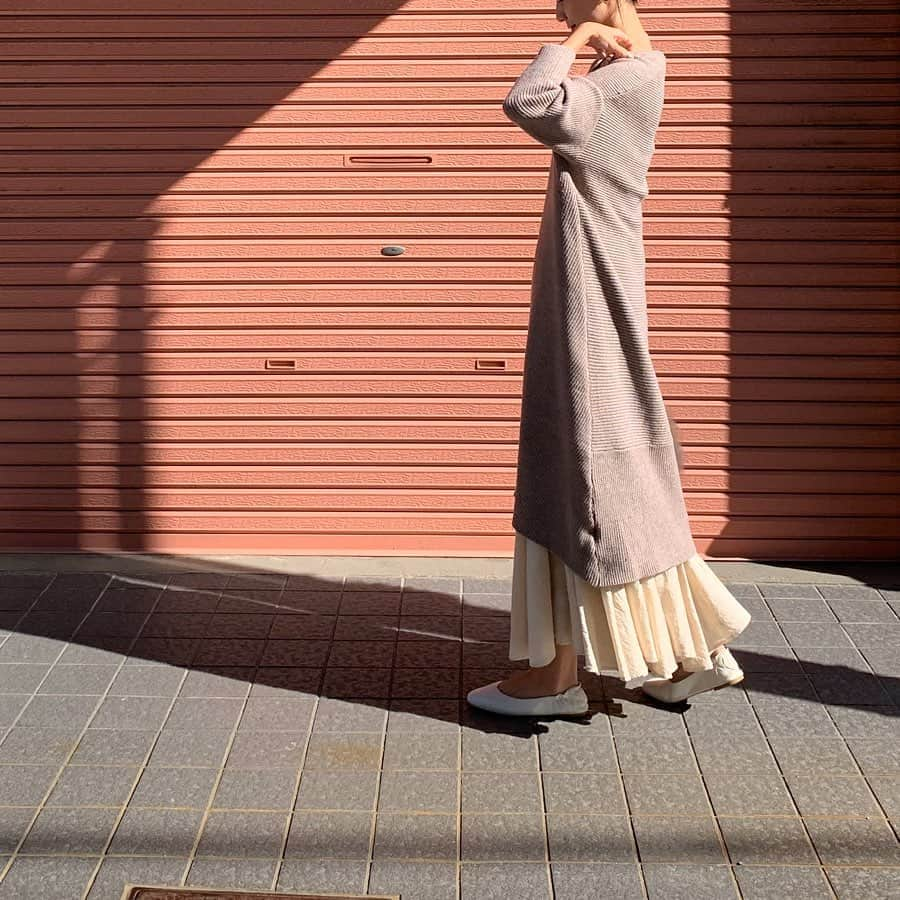 Nagiさんのインスタグラム写真 - (NagiInstagram)「. ニットワンピースにスカート♡ . . one-piece. @ribou_official #ribou skirt. #meri bag. #ungrid  shoes. #senseofplace」11月13日 19時21分 - nagina001