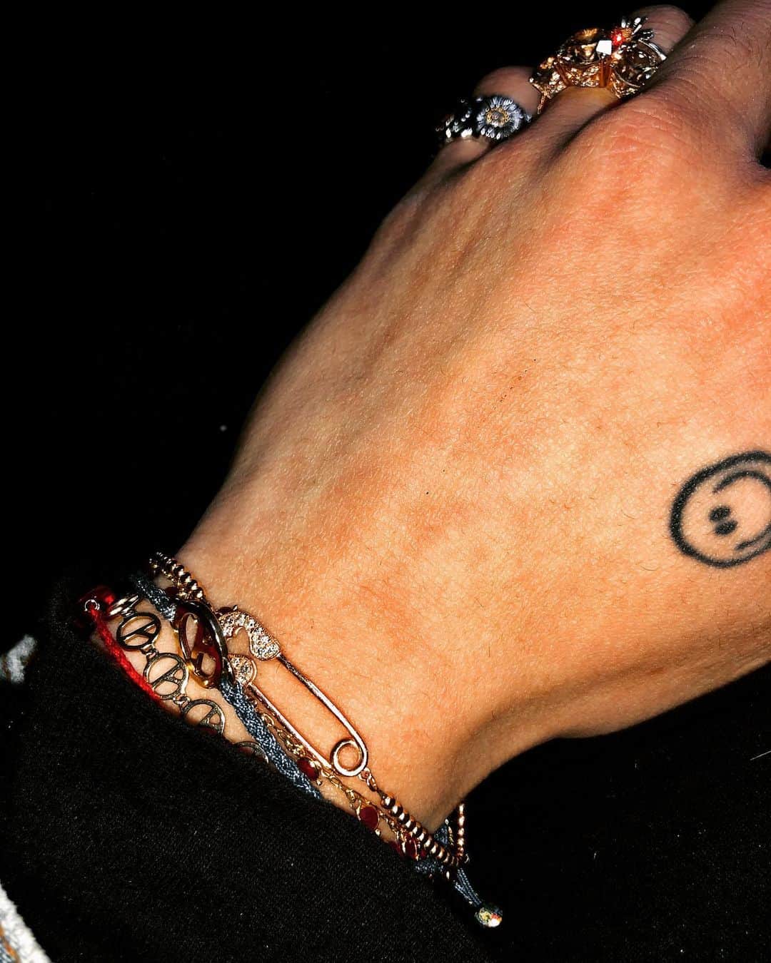 G-DRAGONさんのインスタグラム写真 - (G-DRAGONInstagram)「#AD #παράνɔ̀ισε」11月13日 19時30分 - xxxibgdrgn