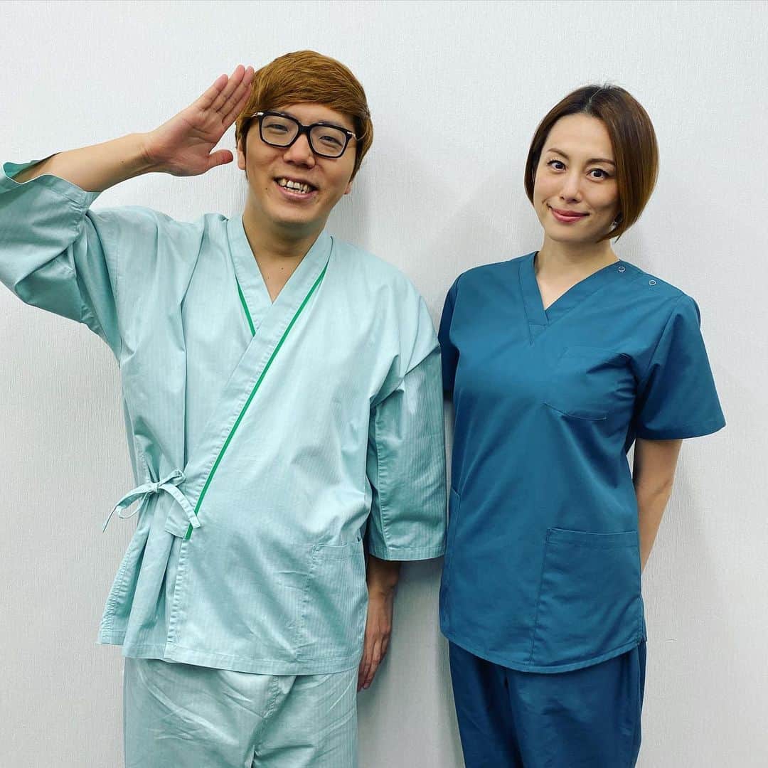 HIKAKINのインスタグラム：「‪なんとあの人気ドラマ『ドクターX』にわたくしヒカキン、少しだけ出演させて頂いてます！🤓🎉米倉涼子さんと共演出来ました！🤣✨放送は11月14日(木)よる９時から！ほんとによく見てないとわからないと思うので、番組冒頭からまばたきせずにご覧ください😂www‬ ‪#ドクターX‬ ‪#ヒカキン ‬ ‪#米倉涼子‬」