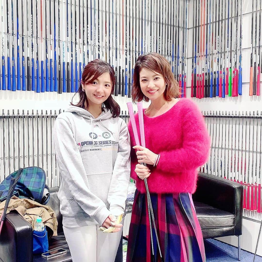 吉田玲奈さんのインスタグラム写真 - (吉田玲奈Instagram)「今日は仕事終わりにスイング碑文谷にあるクールクラブスへ✨ウエッジのシャフト交換とグリップ交換して頂きピックアップへ💕軽かったので少し重くしてもらい、グリップで可愛く変身🌸 平野さん❥榎本さん❥いつもありがとうございます✨😋そして可愛いゴルフ美女と初めましてでゴルフ友達に⛳️ご一緒するの楽しみにしてま〜す♫ #ごるふ女子 #ゴルフ女子　#ゴルフ友達増えて嬉しい #中西希アナウンサー #ゴルフ大好き　#ゴルフクラブ　#ゴルフクラブフィッティング　#クールクラブス　#シャフト交換　#グリップ交換　#TOURG #ピンクリボン　#🎀　#アプローチが好き　#golfer #golfstagram #callawaygolf #reinagolf」11月13日 19時40分 - reina.yoshida.ciel.1218