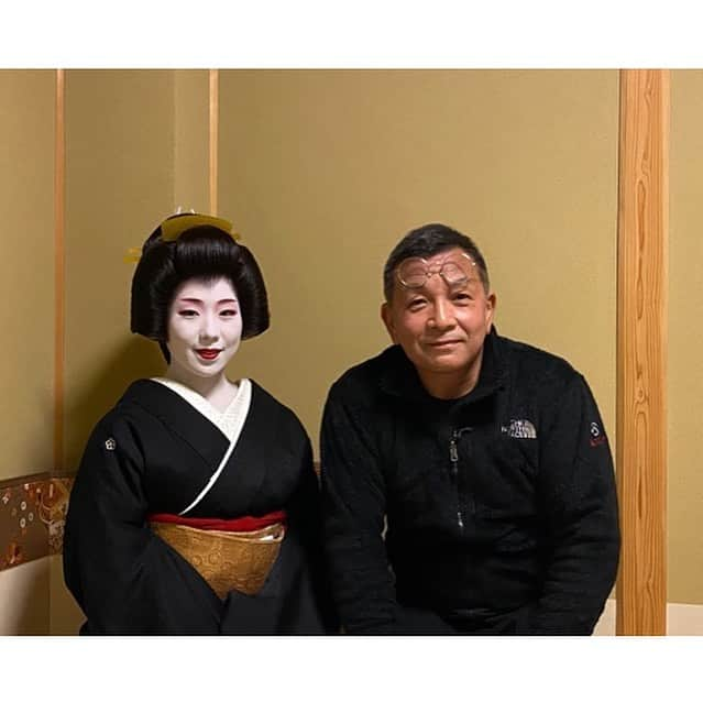 中野英雄さんのインスタグラム写真 - (中野英雄Instagram)「今夜は宮川町の はまぐちさんにて 御祝いです‼️ #instagood #japan  #kyoto #芸妓さん #宮川町　#はまぐち」11月13日 19時53分 - hideo_nakano