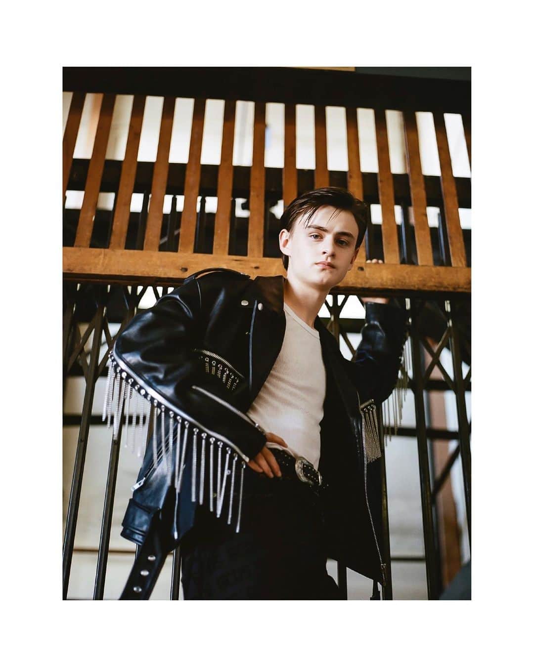 ジョンローレンスサリバンさんのインスタグラム写真 - (ジョンローレンスサリバンInstagram)「Jaeden Martell wearing JLS chain fringes leather biker jacket featured in SCHÖN Magazine. Publication: SCHON! Story: JAEDEN MARTELL  Photographer: BRANDON KAIPO MONINGKA  Stylist: LUCA FALCIONI  Issue: AW19 @schonmagazine  #johnlawrencesullivan」11月13日 20時01分 - johnlawrencesullivan_official