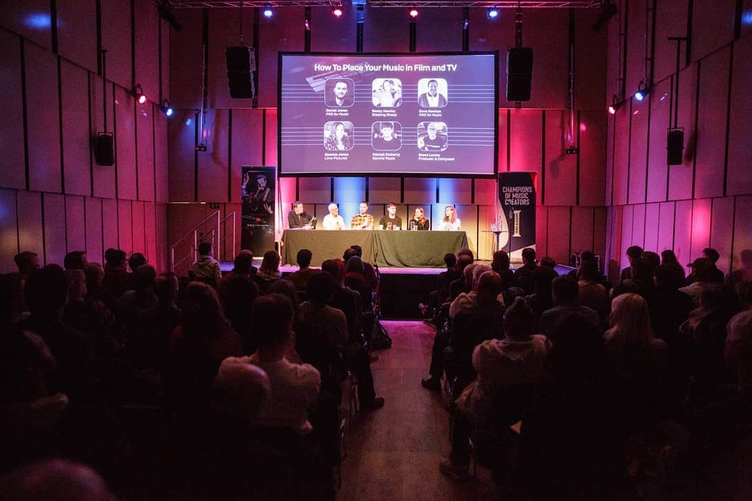 PRS for Musicさんのインスタグラム写真 - (PRS for MusicInstagram)「Great turn out at last night's 'How To Place Your Music in Film and TV' in Liverpool.  Thanks to David Lowe for sharing his compositional processes in conversation with @mrstevelevine. Followed by an informative panel with @sentricmusic @stealingsheep @limepicturestv #musicmatters」11月14日 1時30分 - prsformusic