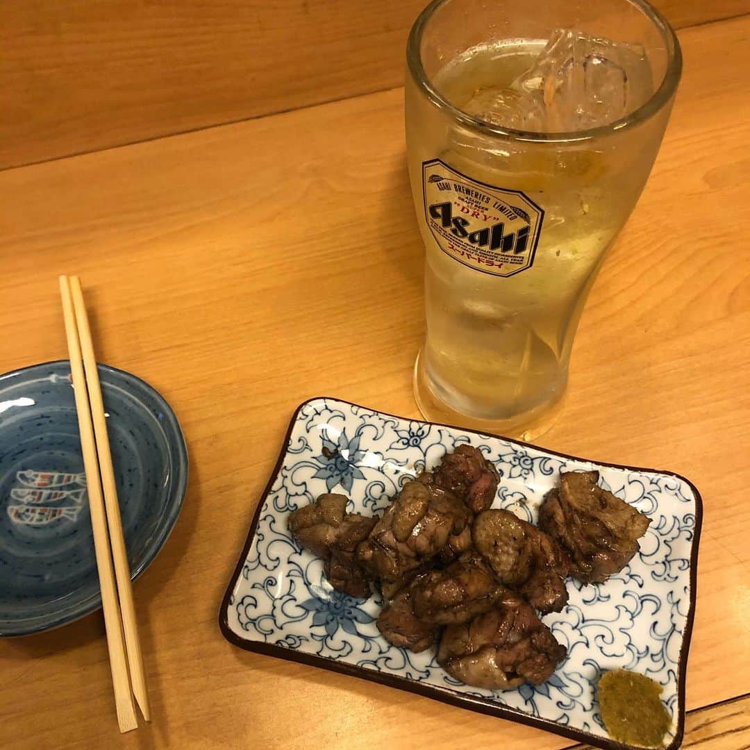 直樹 加藤さんのインスタグラム写真 - (直樹 加藤Instagram)「.. 今日は、月に一度の飲むエイギョウ。 . 1軒目は、西京極の鶏心さん。 . ここの焼鳥は、ウマイ。 . ハイボールと共に。 .. #鶏心　#焼鳥　#ハイボールと合う　#西京極居酒屋」11月13日 20時14分 - daimonjiyakatonaoki
