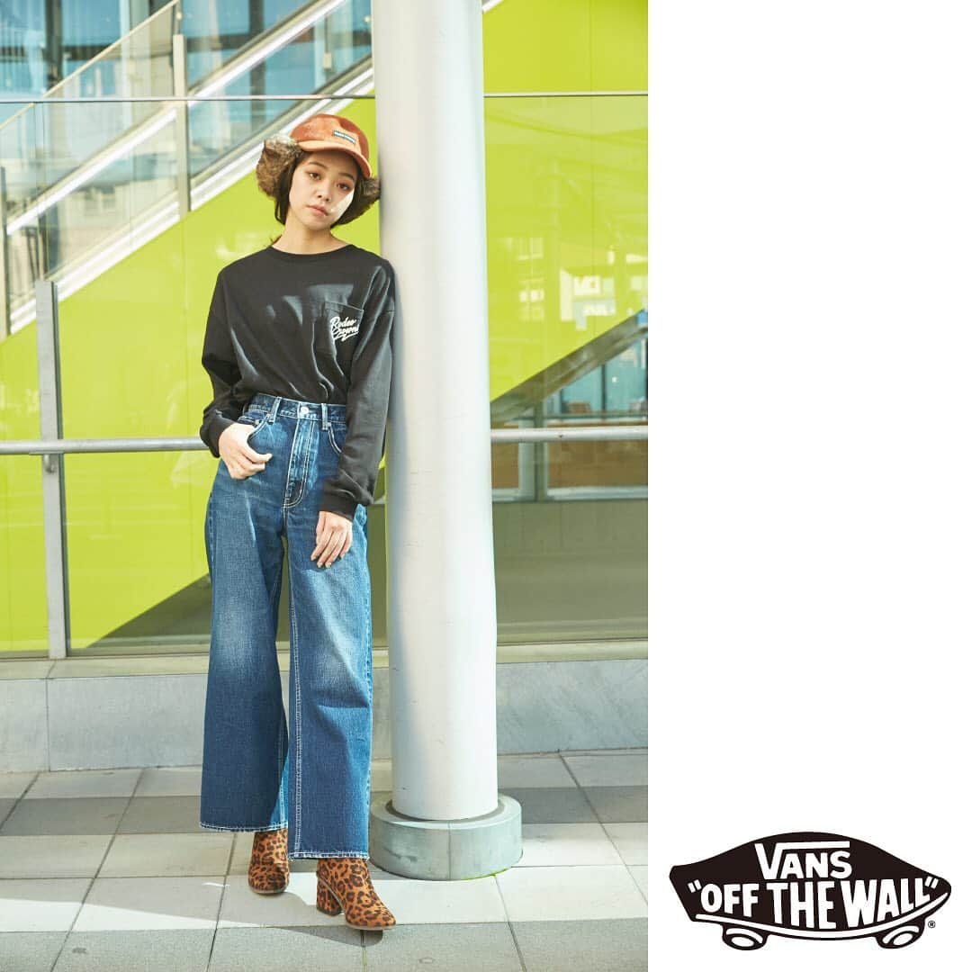 ロデオクラウンさんのインスタグラム写真 - (ロデオクラウンInstagram)「#RCWB #RCS VANS SPECIAL COLLABORATION ITEM ━━━━━━━━━━━━━━━━━━ 11.15(FRI)発売 【UNISEX ITEM】 RCS x Vans ロングスリーブTシャツ ¥5,990+TAX ━━━━━━━━━━━━━━━━━ #RODEOCROWNS #RCWB #RODEOCROWNSWIDEBOWL」11月13日 20時27分 - rodeocrowns_official