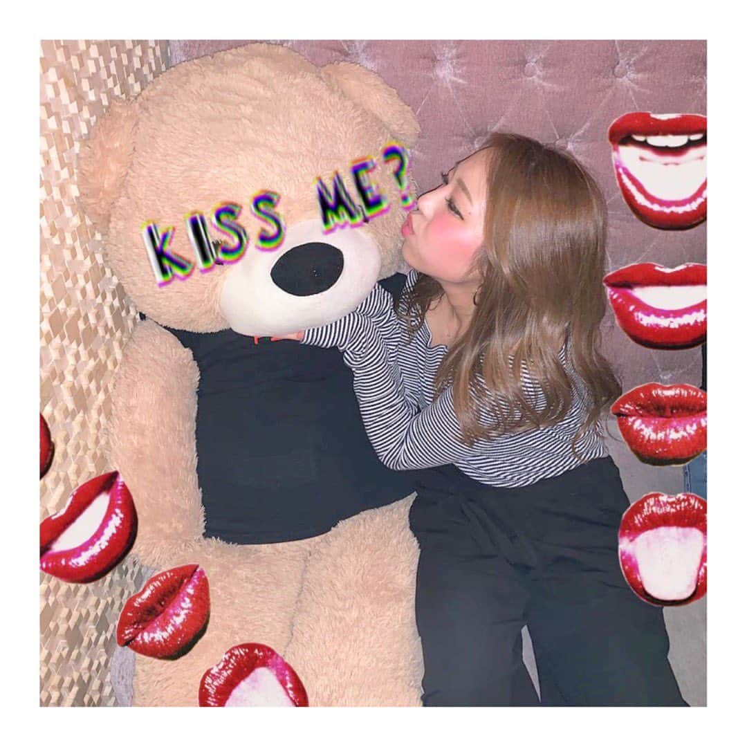 のインスタグラム：「こんばんはっ！ . 最近枕が合わないのか 肩が異常に重たい💭 いい枕下さい(笑)( ˘ω˘ ) ｽﾔｧ… .  #tryharddancers #okayu #おかゆポーズ #丘崎優佳 #gogodancer #clubdancer #followme #パリピ #dancer #club #トライハードダンサーズ #トライハード #セクシー #水着 #ゴーゴーダンサー #トラ活 #osaka2nite #l4l #instalove #instagood #instalike #f4f #love  #インスタグラマー #instagram」