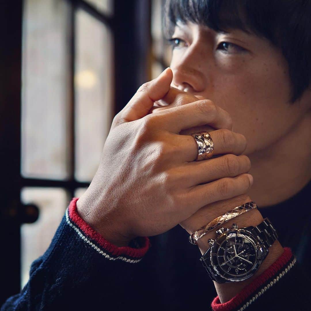 のインスタグラム：「みなさま、すべて自分用ですので。@chanelofficial #CHANEL #COCOCRUSH #J12」