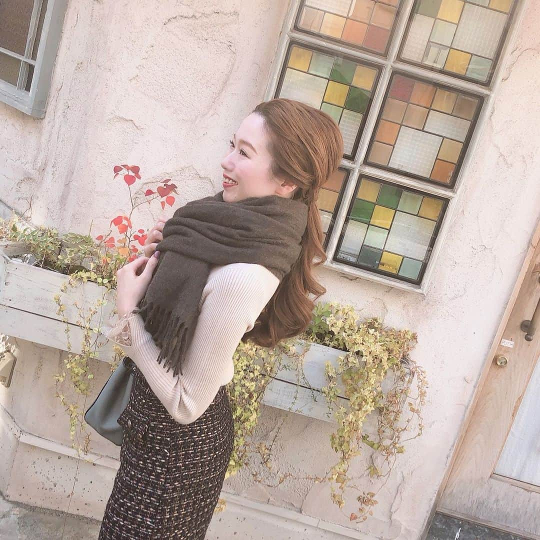 寿春花果さんのインスタグラム写真 - (寿春花果Instagram)「あたたかい秋🍁  12月15日東京でのビューティチャームレッスンが決まりました♡ その頃にはもう少し寒くなるかな♪ . クリスマス時期の東京の街でみんなに会えること楽しみです🎄💓 . . .  #トップページからレッスンHP見られるよɞ #今回は所作のオンパレードレッスン」11月13日 20時52分 - hanaka_yu