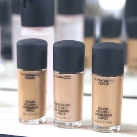 M∙A∙C Cosmetics Japanのインスタグラム：「ㅤ LAY ZHANGがブランド初となるアジアのスポークスパーソンに就任🎉 11/15～全国店舗＆公式オンラインにてスタジオ フィックス フルイッド SPF 15ご購入で、限定カード1枚をプレゼント！中には各店枚数限定のプレミアムカードも…？ カードはなくなり次第終了なので、お早めに✨ ㅤ #MACXLAY ㅤ ㅤ ㅤ ㅤ ㅤ #MACCosmeticsJapan #MACコスメ #MACCosmetics #コスメ #メイク #LAYZHANG #スポークスパーソン #studiofixfluid #スタジオフィックスフルイッド #メイク動画 #リキッドファンデーション #ファンデーション #リキッドファンデ #ファンデ #カラバリ #テカリ対策 #混合肌 #ベースメイク #美肌 #肌ケア #メイク法 #メイクレクチャー #makeup #basemakeup #liquidfoundation」