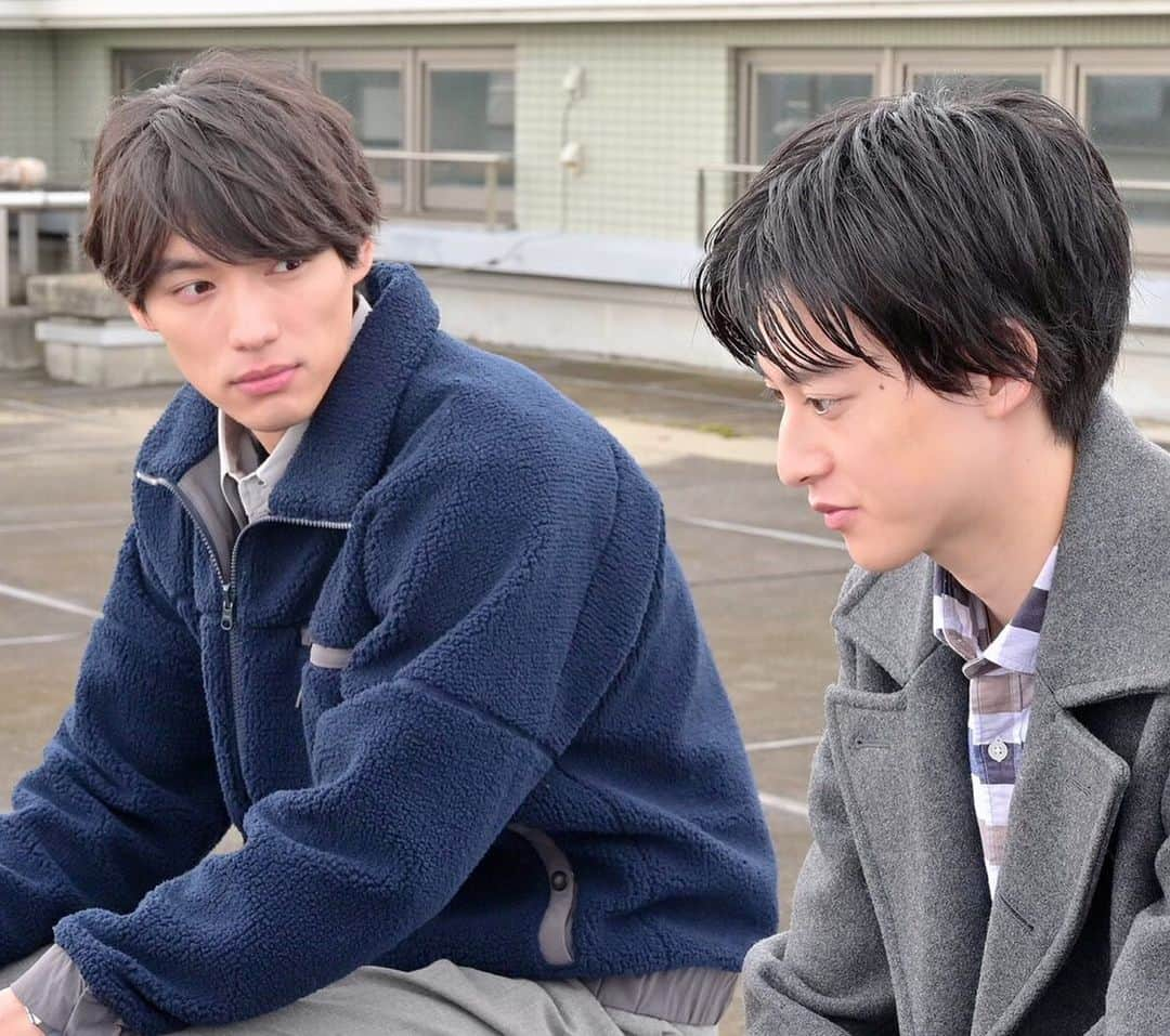 4分間のマリーゴールド【公式】さんのインスタグラム写真 - (4分間のマリーゴールド【公式】Instagram)「#みこと✍️ 最近なんだか元気がない上田くん。 また何か悩んでるのかな…？ よしっ、先輩として相談に乗るよ✨ ……ん？まさかの…それは…恋の悩み？ そっちの分野は先輩とは言えない😅 あ…志乃ちゃん呼んでこようか？💦 救命のことならなんでも相談のるから…ね👊 * #聞き上手花巻家🏠 #4分間のマリーゴールド #よんまり #第6話は11月15日金曜よる10時　#あと2日 #先輩後輩感 #上田くん活躍の第6話 #福士蒼汰 #伊藤あさひ #tbs」11月13日 20時55分 - 4mari_tbs