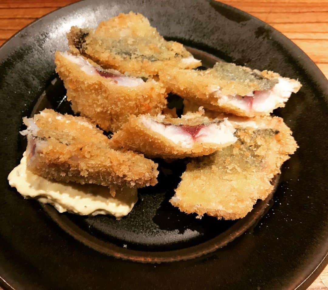 のインスタグラム：「生アジフライ美味し！ しかも刺身用をレアフライだ！ 至福なり！ #活力魚金#アジフライ#レア鯵フライ#魚金#UOKIN#新橋#五反田#渋谷#新宿#池袋#秋葉原#神田#浜松町#田町#目黒#恵比寿#高田馬場#吉祥寺#神楽坂#飯田橋#市ヶ谷#神保町#六本木#赤坂見附#京橋#銀座#有楽町#西新橋#横浜」