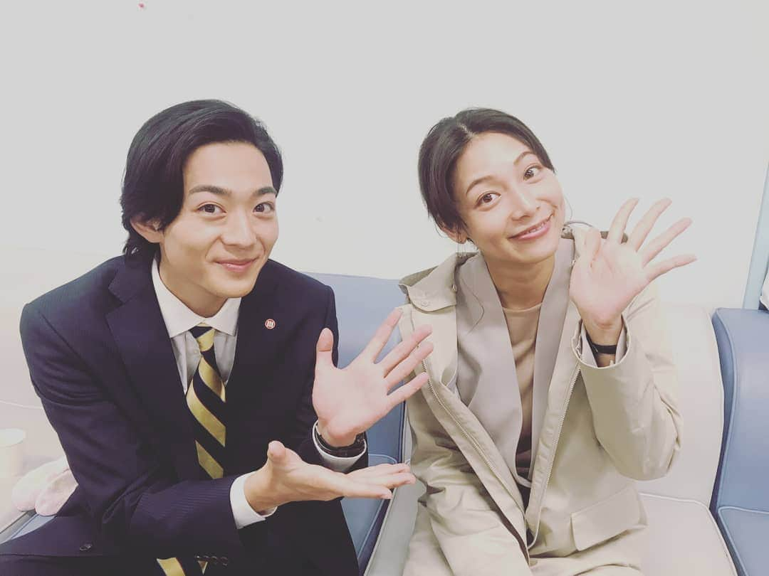 日本テレビ「同期のサクラ」さんのインスタグラム写真 - (日本テレビ「同期のサクラ」Instagram)「🌸#同期のサクラ🌸  第6話放送まで、あと1時間⏰  #ワーキングマザー必見 #このふたりは #2011年4月期 #リバウンド #懐かしコンビ #相武紗季 #竜星くんは #真っ直ぐすくすく育ちましたねぇ」11月13日 20時59分 - douki_sakura