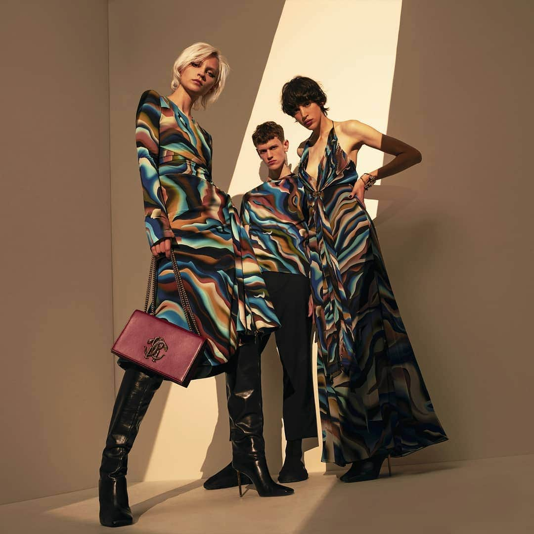 ロベルトカバリさんのインスタグラム写真 - (ロベルトカバリInstagram)「The evolution of luxury.  Embrace the vibrant energy of #RobertoCavalli. #RobertoCavalliFW19」11月13日 21時01分 - roberto_cavalli