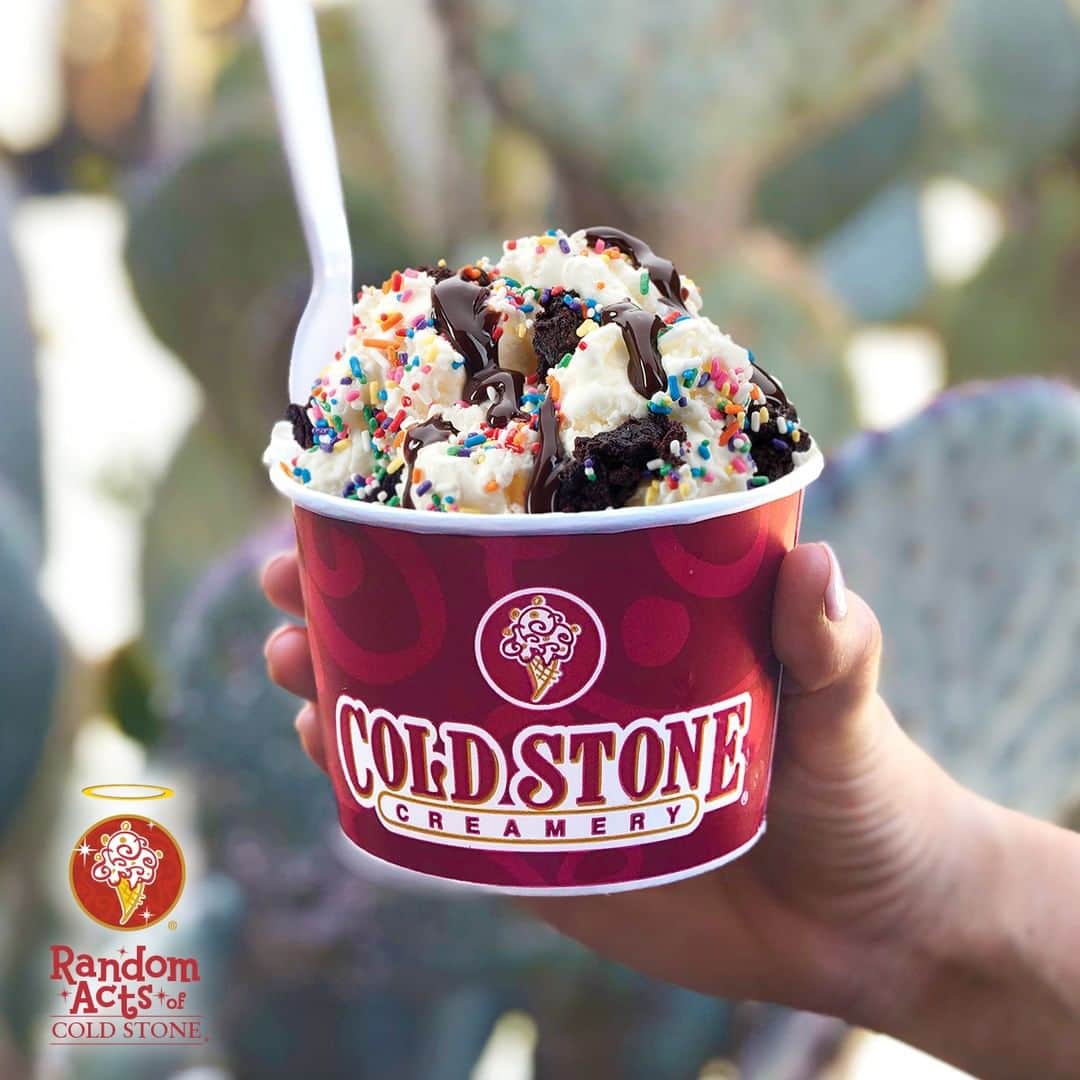 コールド・ストーン・クリーマリーのインスタグラム：「There's no better way to celebrate World Kindness Day than with a Random Acts of Cold Stone celebration! 🌎 Show us how you're celebrating today by tagging us on Instagram and use #SprinkleKindness for your chance to win something really sweet!* 😋🍦 *Visit www.coldstonecreamery.com/racs/ for full terms and conditions.」