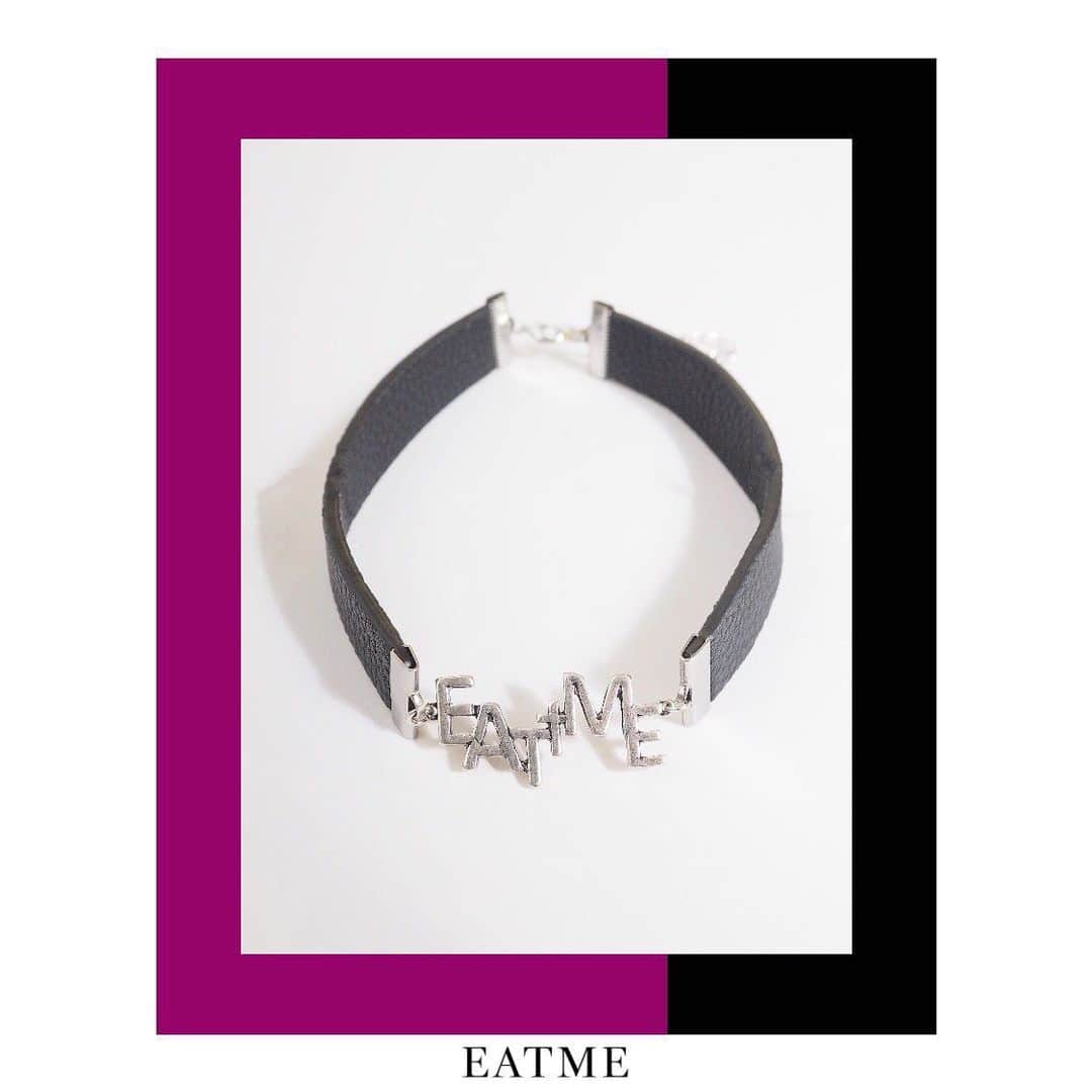 のインスタグラム：「11.13 update... #EATME #NOVEMBER #NEW #ITEM #🌹 チョーカー➡︎11.15発売予定 . TOP画面のURLからEATME WEB  STOREをCHECK💁🏻‍♀️ @eatme_japan . EATMEロゴフェイクレザーチョーカー（ #CHOKER ） ¥3,500（+tax） COLOR🎨:BLK . #EATME_CODE #eatmejapan #イートミー #fetishmode #2019aweatme #VINTAGEAFTERNOONTEA #益若つばさ #tsubasamasuwaka #fashion #japan #tokyo #harajuku #osaka #umeda #原宿 #大阪 #梅田エスト #instagood #like4like」