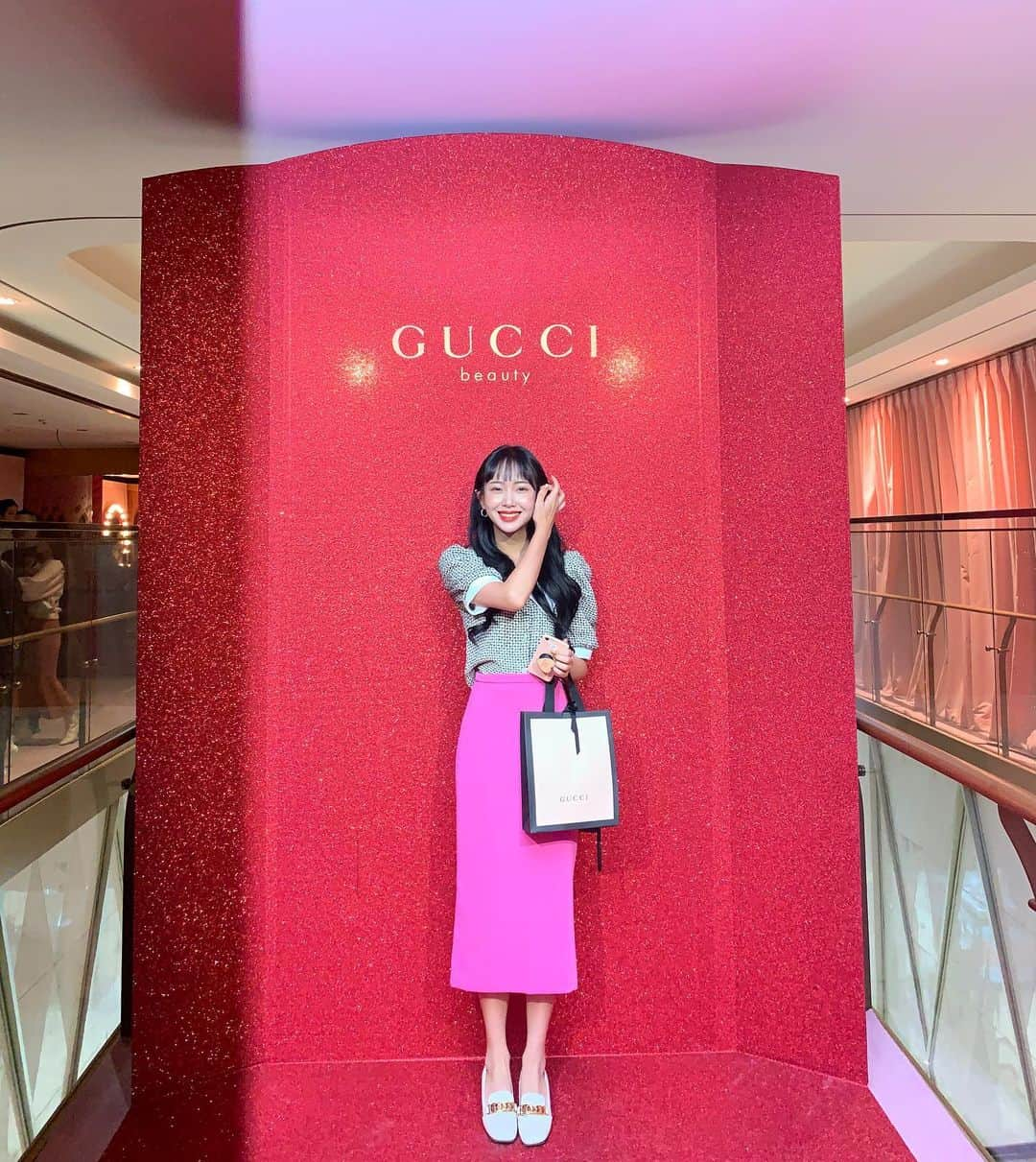 シン・ジインさんのインスタグラム写真 - (シン・ジインInstagram)「Luv Gucci🖤 립 컬러 너무 예뻐💕  #GucciBeauty #GucciBeautySeoul #롯데면세점 #AD」11月13日 21時23分 - sinji_in