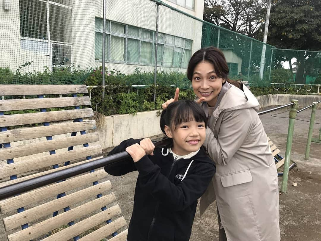 日本テレビ「同期のサクラ」さんのインスタグラム写真 - (日本テレビ「同期のサクラ」Instagram)「🌸#同期のサクラ🌸 第6話放送まで、あと30分！  #すみれとつくし #相武紗季 #大人になって逆上がりやったことありますか #筋肉痛注意 #今日のサクラはいつもと違う #じいちゃんFAXも #お楽しみに @douki_sakura」11月13日 21時30分 - douki_sakura