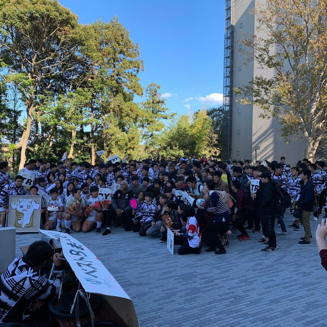 中島イシレリさんのインスタグラム写真 - (中島イシレリInstagram)「2019.11.12 母校の流通経済大学、龍ヶ崎市役所にW杯の報告と感謝の気持ちを伝えに訪問させていただきました 龍ヶ崎は僕が初めて日本で暮らした場所、日本でのラグビー人生がスタートした大切な場所です。 平日の昼間でしたが市役所と大学で500人くらいの皆さんが集まってくれました。本当に嬉しかったです。ありがとうございました！ 龍ヶ崎のみなさん、これからも僕の大事な日本のホームタウンとしてよろしくお願いします！  #中島イシレリ  #龍ヶ崎 #流通経済大学  #yeaboii」11月13日 21時45分 - nakajima_isileli