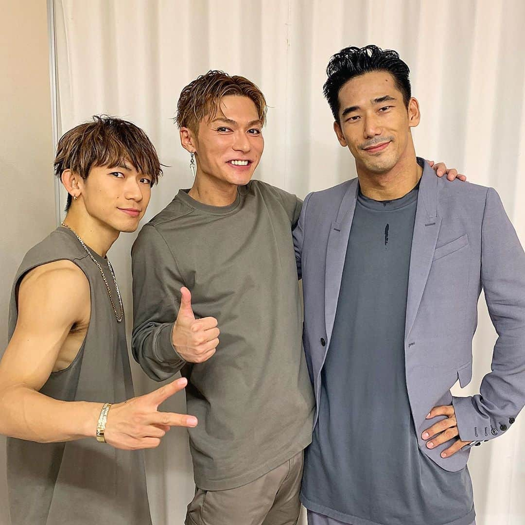 小林直己さんのインスタグラム写真 - (小林直己Instagram)「新曲いかがでしたか？ Thank you for watching our performances on TV!  #ベストヒット歌謡祭 応援いただきありがとうございました！  @exileakira_official さん #ラタタ修行  #EXILE #新曲初披露 #愛のために #三代目JSOULBROTHERS #Yesweare #ラタタ  #三代目JSB #三代目 #3jsb #ldh #小林直己 #NaokiKobayashi #大阪 #大阪城ホール #ラタタダンス #ラタタ修行ムービーは4つ目 #みんなやって笑」11月13日 21時52分 - naokikobayashi_works