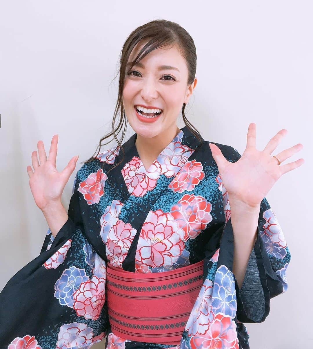 高橋麻美さんのインスタグラム写真 - (高橋麻美Instagram)「こないだの浴衣写真👘  もよこちゃんがたくさん撮ってくれたからあげてみる🌸  撮られるの下手😵😗 #pic#japanese#浴衣#event」11月13日 22時08分 - charmy421