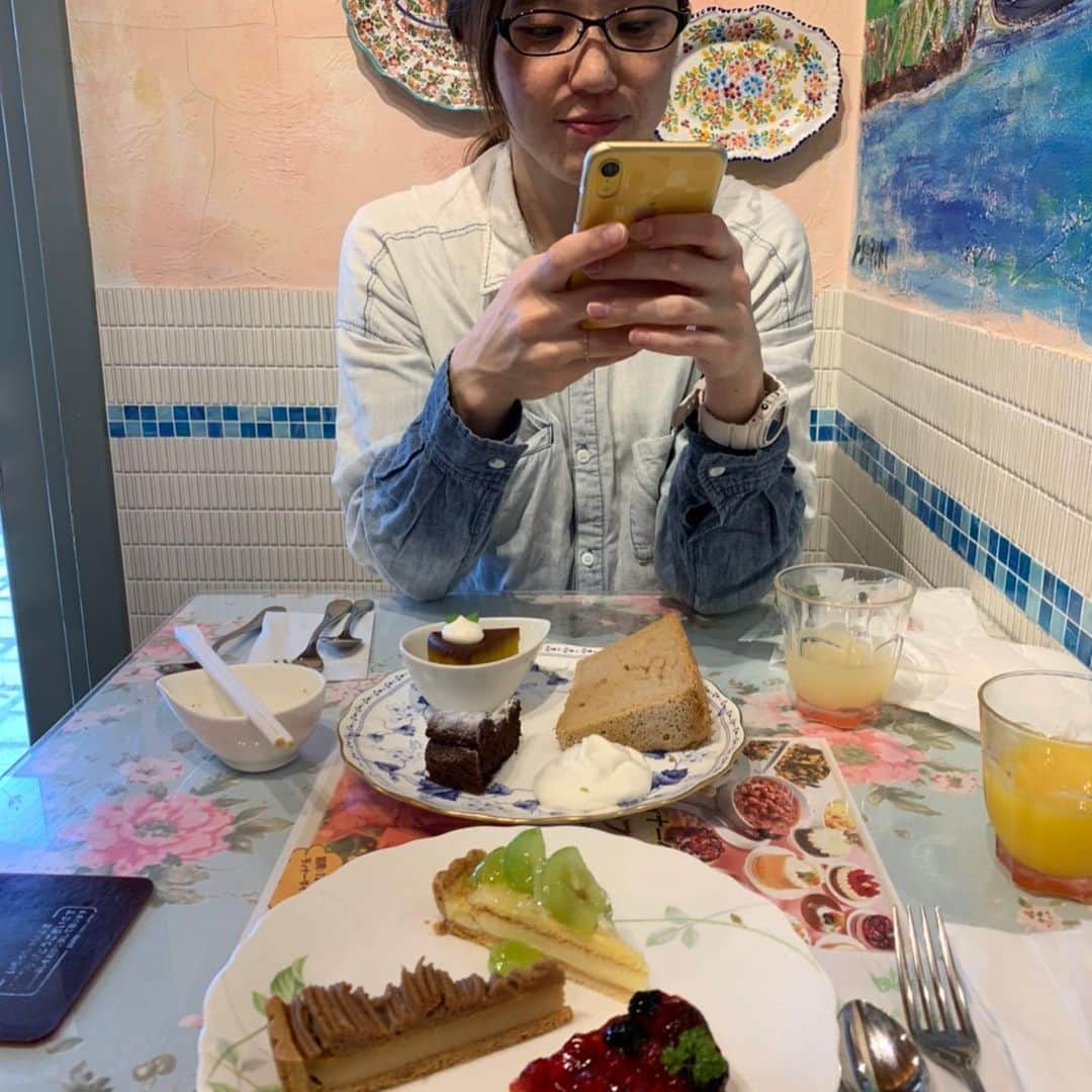 前田美順さんのインスタグラム写真 - (前田美順Instagram)「. おねねランチ。 食べまくって体重凄いよ。 ごちそうさまでした。 . . またおねしゃーーす💛 . . #キャナリィロウ . #同じアングル #こだわりなし」11月13日 22時11分 - miyukimaeda_badminton