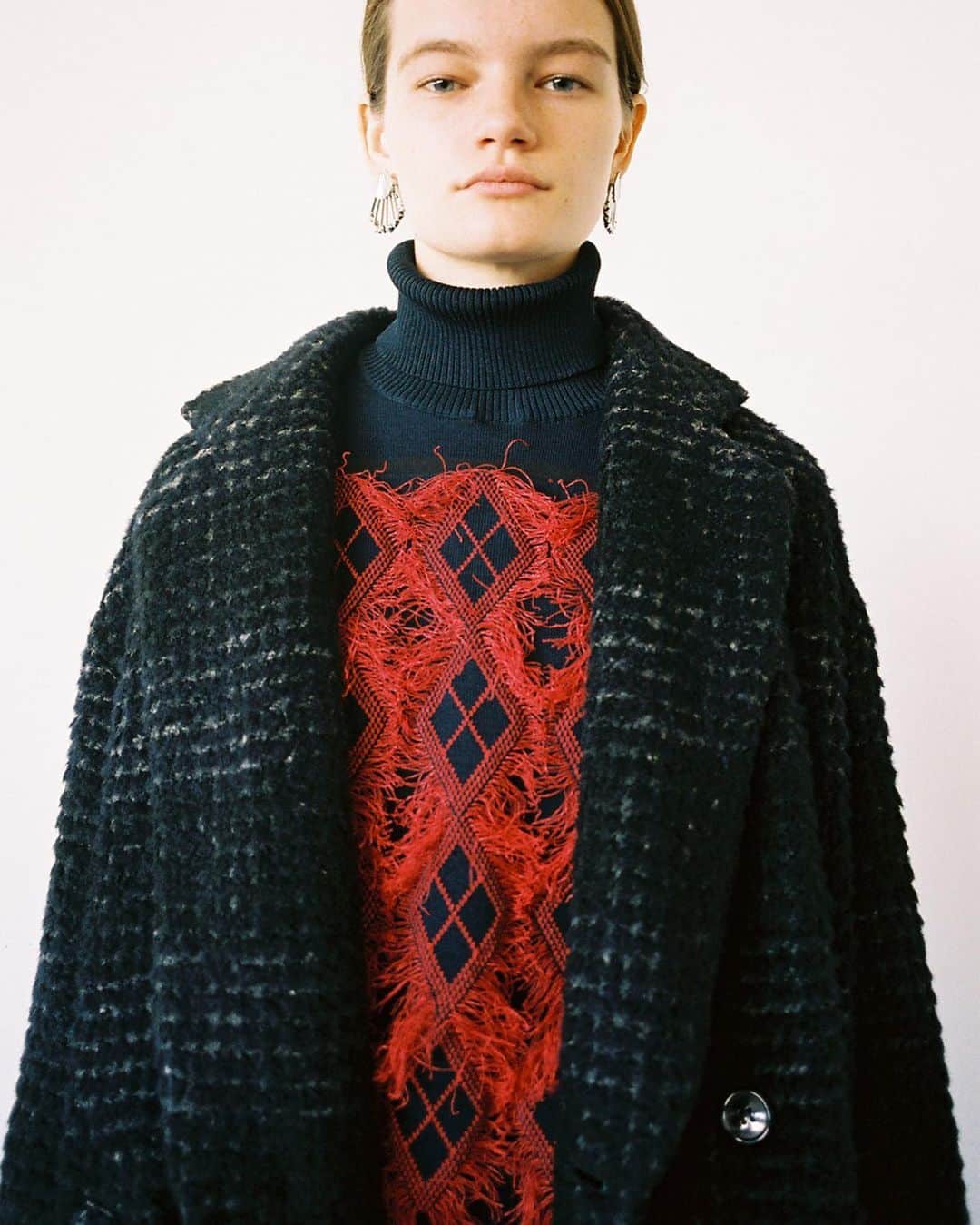 ZUCCa official Instagramさんのインスタグラム写真 - (ZUCCa official InstagramInstagram)「... COAT | AUTUMN-WINTER 2019-2020  英国羊毛とラムの混紡糸をループ状に織りチェック柄に仕上げたクラシカルなダブルブレストチェスターコート。ボリュームシルエットでモダンに仕上げました。蓄熱保温効果がある裏地を使用しており防寒性にも優れています。  ー SHAGGY CHECK COAT ZU93-FA197 ー  @zucca_tokyo #newarrivals #autumn #winter #2019 #2020 #aw19 #collection #fashion #tokyo #japan #ootd #zucca #zuccatokyo #ズッカ #ズッカトウキョウ」11月13日 22時29分 - zucca_official