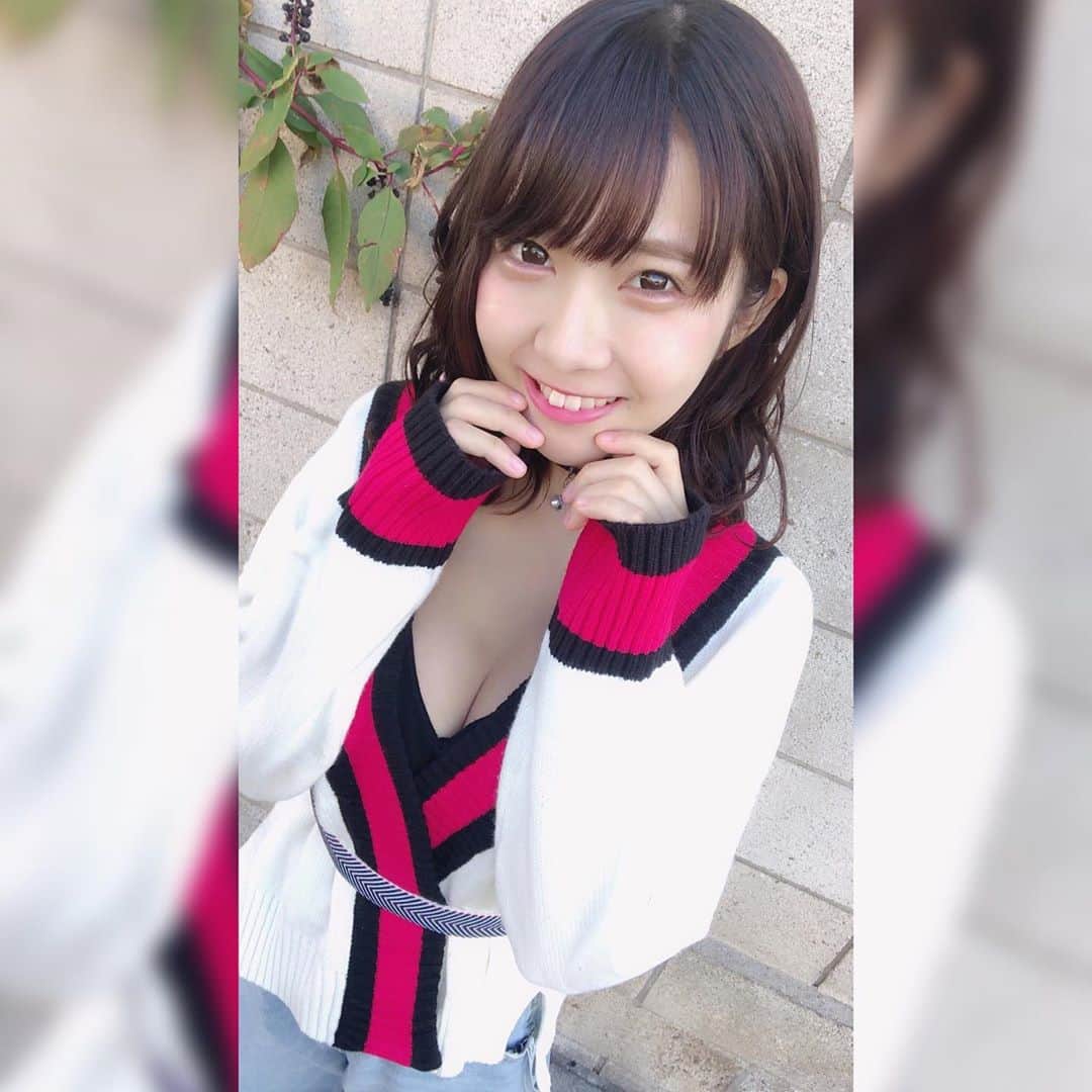 天羽希純のインスタグラム：「都合のいい女のコスプレです！  #17kg #私服 #秋コーデ #ニット #萌え袖 #谷間 #巨乳 #可愛い女の子 #グラビア #gravure #コスプレ #cosplay」