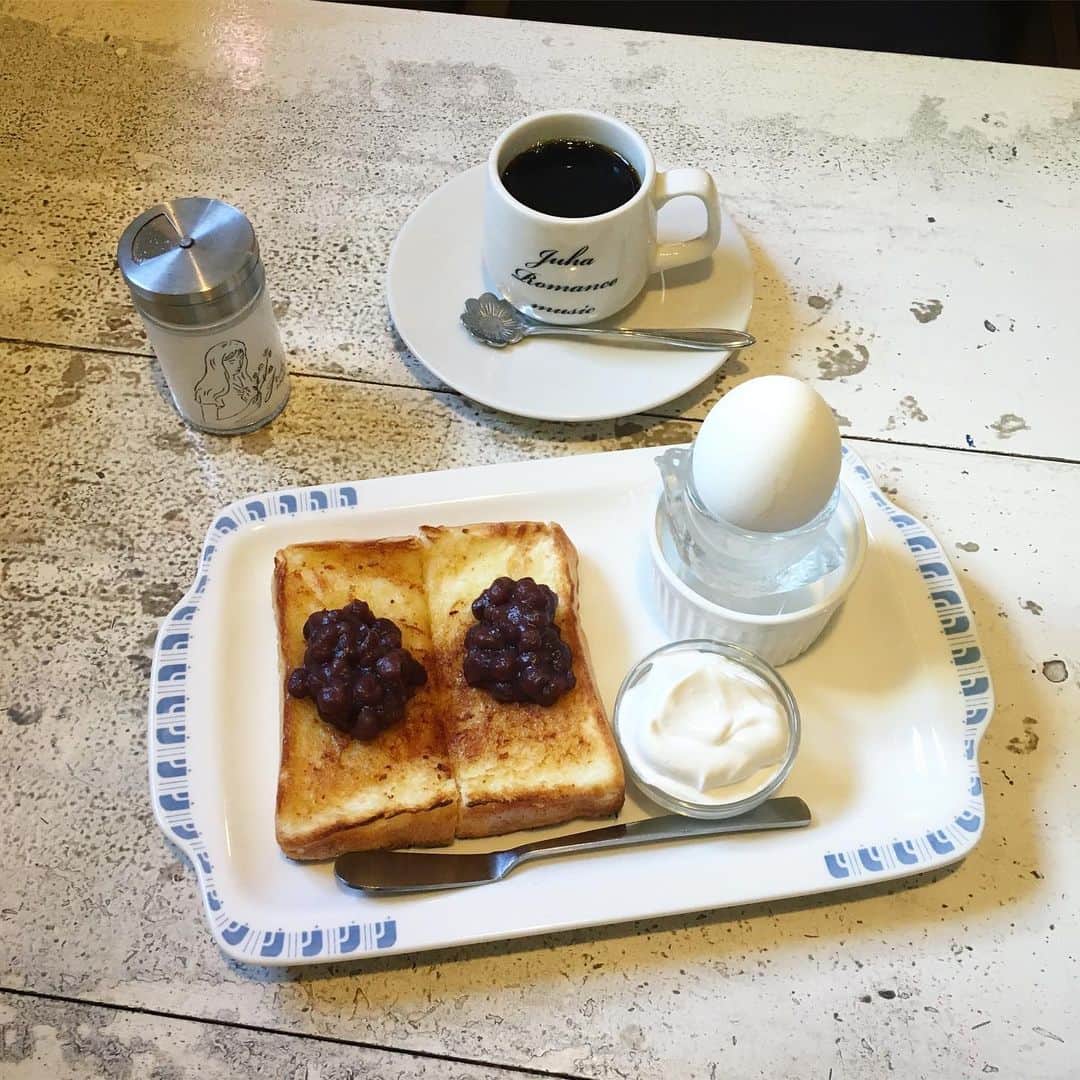 散歩の達人さんのインスタグラム写真 - (散歩の達人Instagram)「すてきな一日の始まりです。 Lovely toast set for special morning. #yummy #喫茶店 #トースト #モーニング #西荻窪 #東京 #cafe #coffee #toast #JUHA #tokyo #散歩の達人 #さんたつ」11月13日 22時52分 - san_tatsu