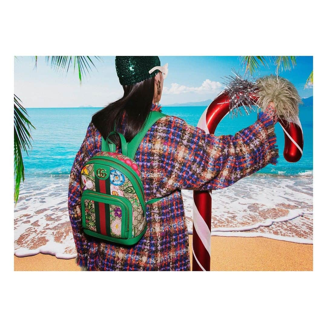 グッチさんのインスタグラム写真 - (グッチInstagram)「Holiday accessories in #GucciGift, a #GucciOphidia backpack with GG motif overlaid with the printed Flora pattern and green leather trim, a colorway designed by @alessandro_michele as an online exclusive. #GucciCruise20 #AlessandroMichele Discover the campaign through link in bio.」11月13日 23時00分 - gucci