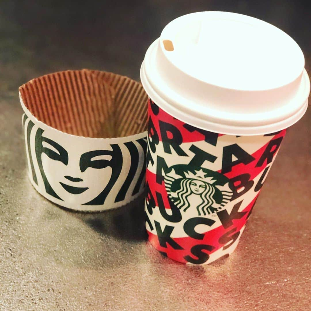 清水あすかさんのインスタグラム写真 - (清水あすかInstagram)「ホリデーカップ4種類コンプリート☕️！ 💕💕💕💕💕💕💕💕💕💕 #starbucks #スタバホリデー2019  #ホリデーカップ  #スタバ好き」11月13日 23時16分 - asukahime1015