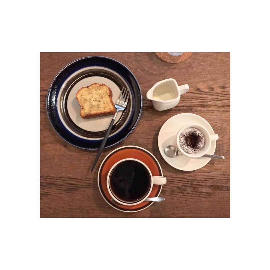森脇加奈子のインスタグラム：「． 初コーヒー☕️ エチオピアの豆だそうです。笑 酸味と苦味のバランスが良いみたいで 初めてでも飲みやすかった！！♥︎ ． ． 個人的にコーヒーは苦味のほうが行けるかもしれない！スタバでコーヒーが頼める未来はそう遠くないと感じました。笑 ． ． ． ちなみにカフェオレは飲める。。。！笑 ． ． バナナパウンドケーキはお父やんの！👨🏻 ． ． #coffee #cafe #☕️」