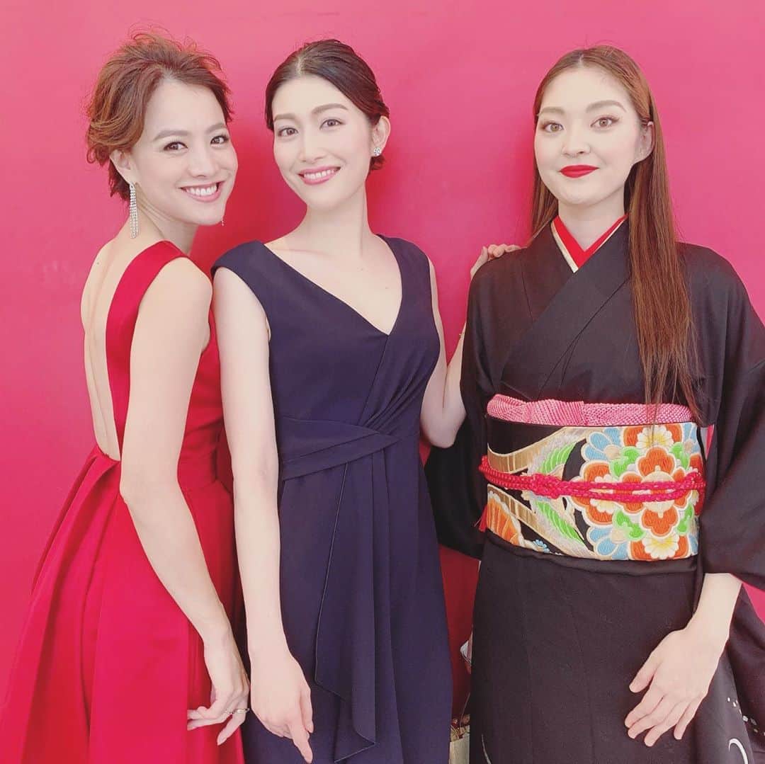 櫻井麻美さんのインスタグラム写真 - (櫻井麻美Instagram)「#2019年度ミスインターナショナル世界大会 をOG仲間と観に行ってきました🤗 ・ 優勝したのはタイのスィリートン・リアラワット#sireethornleearamwat 👑25歳の薬剤師さんです💊 ・ 日本代表の岡田朋峰さん、1年間本当にお疲れ様でした✨これからの活躍がとっても楽しみです💕 ・ ・ #missinternational  #ミスインターナショナル2019  #世界大会 #2019 #japan」11月13日 23時26分 - mamiosakurai