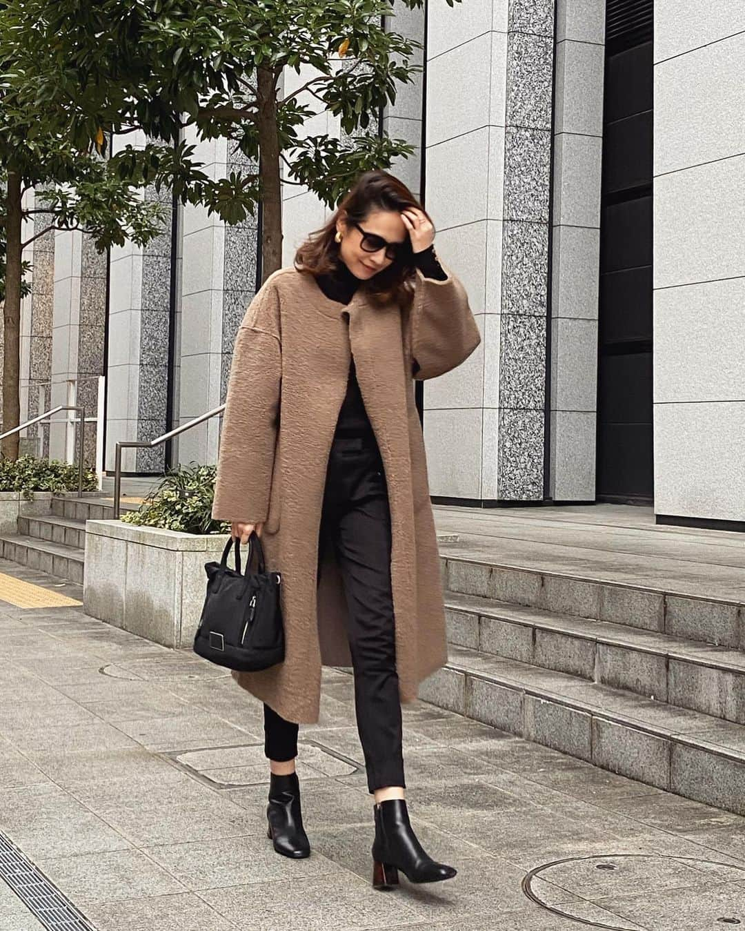 MAICOさんのインスタグラム写真 - (MAICOInstagram)「#outfit  Coat... @urs_official Shoes... #geoxshoes  毎年欲しくなるボアコート。 今年は @urs_official の #クルーネックボアコート ノーカラーで着やすいです😊  #urs_official#pr」11月13日 23時28分 - maico0327