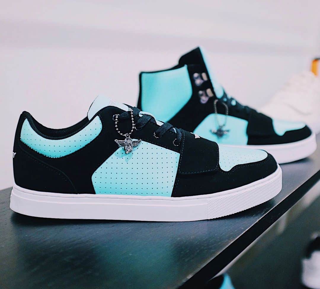 のインスタグラム：「New colorways coming soon. Who’s excited?🔥🔥🔥 #Cesario #CreativeRec #WhatIsYourCreativeRecreation #Shoes #Sneakers #Fashion」