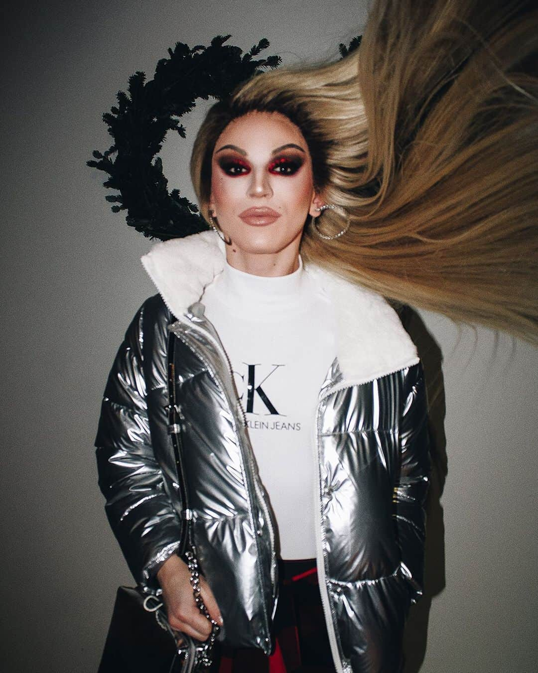 Calvin Kleinさんのインスタグラム写真 - (Calvin KleinInstagram)「Flash of metallic— @ageofaquaria glows at last night’s #CKHOLIDAY event in NYC. ⠀⠀⠀⠀⠀⠀⠀⠀⠀⠀⠀⠀⠀⠀⠀⠀⠀⠀⠀⠀ Show us your holiday style ▷ ⠀⠀⠀⠀⠀⠀⠀⠀⠀⠀⠀⠀⠀⠀⠀⠀⠀⠀⠀⠀ 📸: @tyrellhampton ⠀⠀⠀⠀⠀⠀⠀⠀⠀⠀⠀⠀⠀⠀⠀⠀⠀⠀⠀⠀ Shop the #holiday gift guide on calvinklein.com: Hooded Faux Fur Collar Metallic Puffer Jacket [US] Monogram Logo Mock Neck Long Sleeve Bodysuit [US]」12月13日 3時56分 - calvinklein