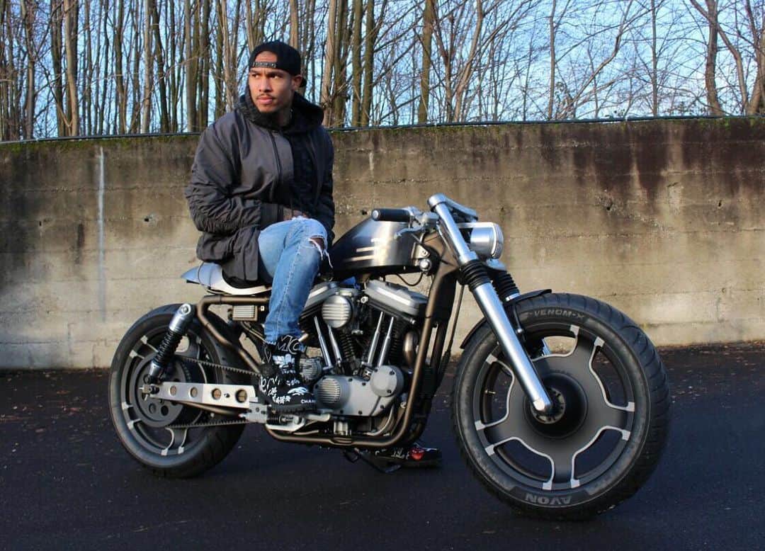ナイジェル・デ・ヨングさんのインスタグラム写真 - (ナイジェル・デ・ヨングInstagram)「#tbt with my Custom 1995 Harley Davidson XL1450 “ZEPHYR” - Will be reunited soon. ⚡️ #BullCycles」12月13日 4時11分 - nigeldejong