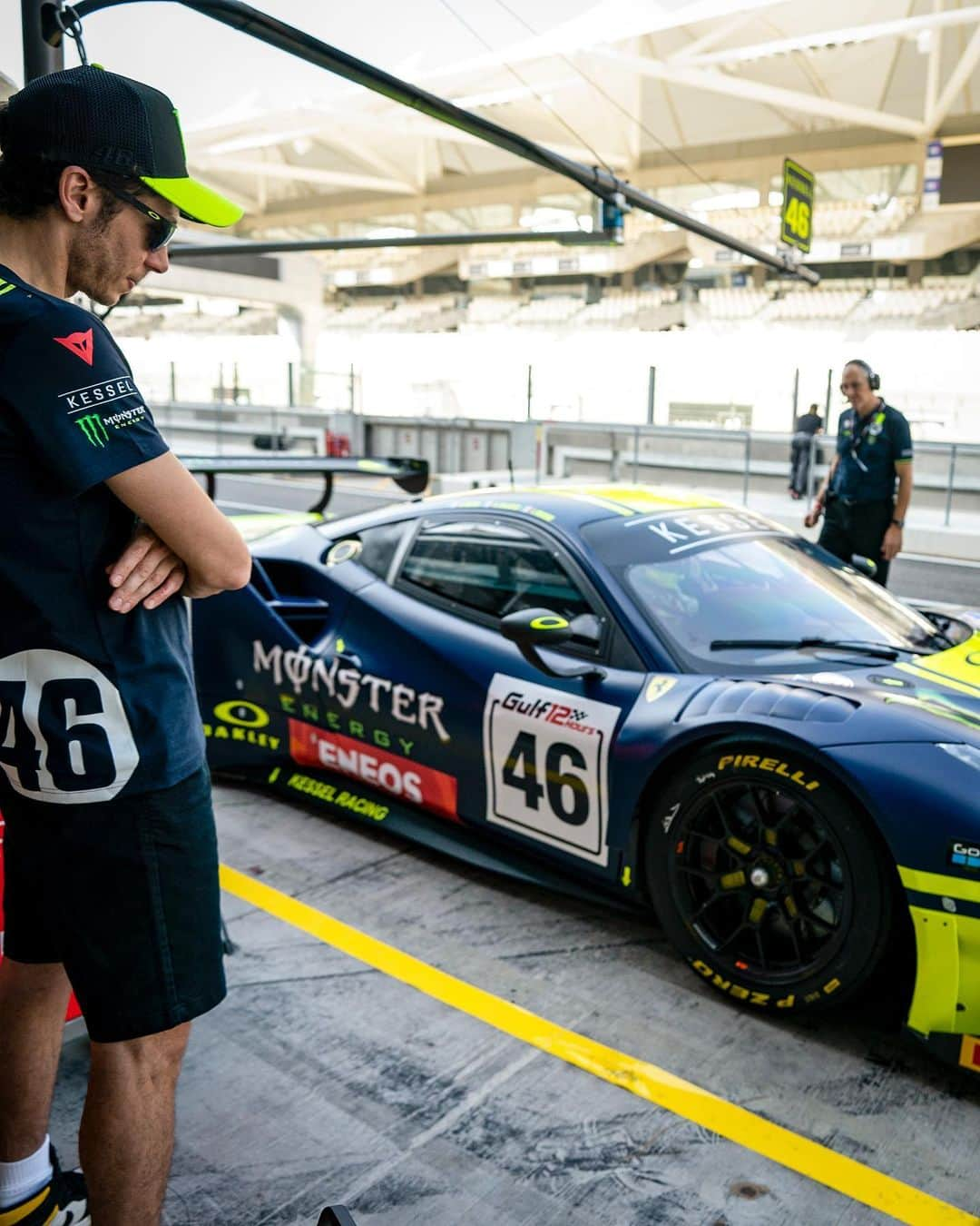 バレンティーノ・ロッシさんのインスタグラム写真 - (バレンティーノ・ロッシInstagram)「Gulf 12 hours start now at Yas Marina Circuit 🏁  Thursday FP1 📸 @camilss」12月13日 4時08分 - valeyellow46