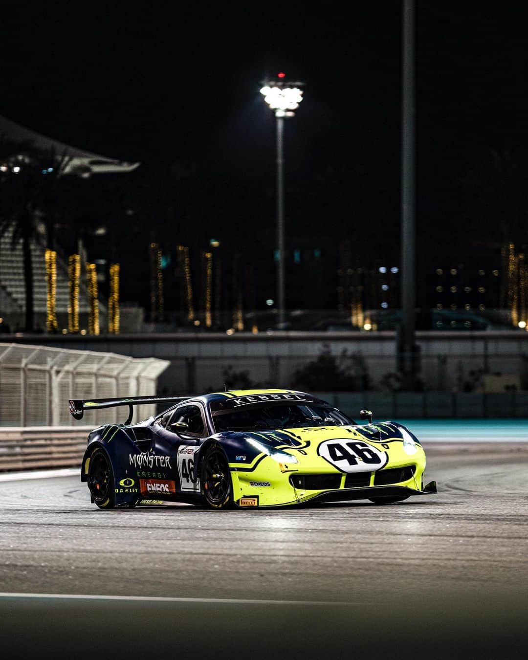 バレンティーノ・ロッシさんのインスタグラム写真 - (バレンティーノ・ロッシInstagram)「Gulf 12 hours start now at Yas Marina Circuit 🏁  Thursday FP1 📸 @camilss」12月13日 4時08分 - valeyellow46