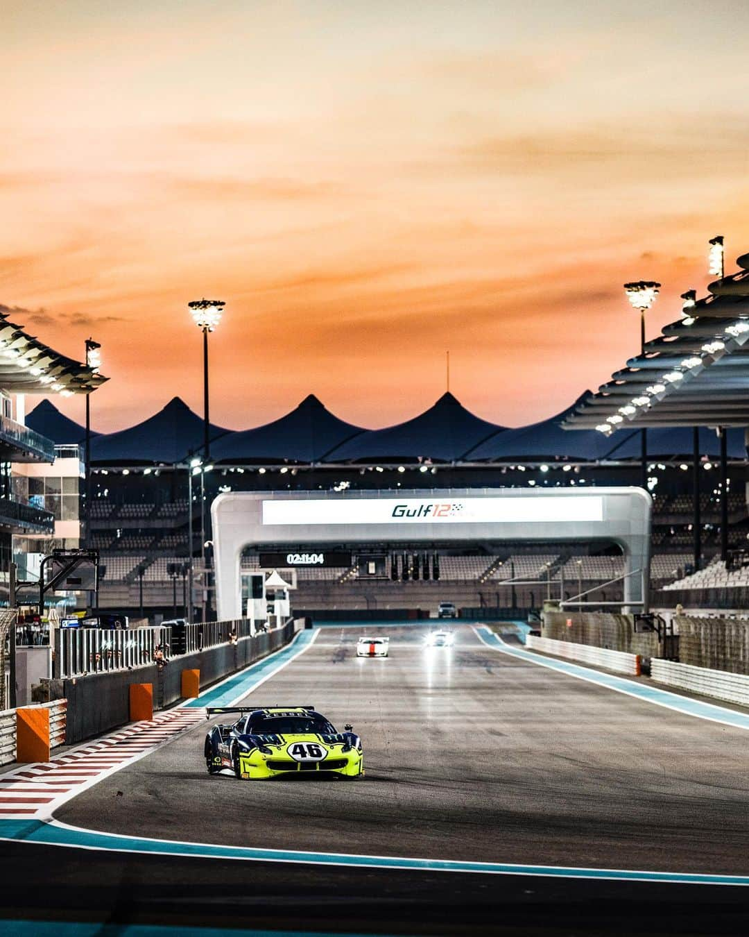 バレンティーノ・ロッシさんのインスタグラム写真 - (バレンティーノ・ロッシInstagram)「Gulf 12 hours start now at Yas Marina Circuit 🏁  Thursday FP1 📸 @camilss」12月13日 4時08分 - valeyellow46