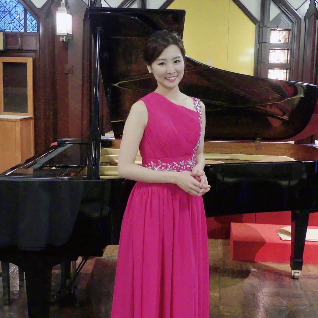 森本麻衣のインスタグラム：「today’s salon concert💕 今日のクローズドコンサート🎼 大盛況でした🥰 . #ありがとうございました❣️ . . . . #maimorimoto#piano#pianist#concert#classicalmusic #salon#tokyo#dress#🎹#🎵#👗#pink #森本麻衣#ピアノ#ピアニスト#コンサート#サロンコンサート#クラシック#ぴあの#ドレス#東京」
