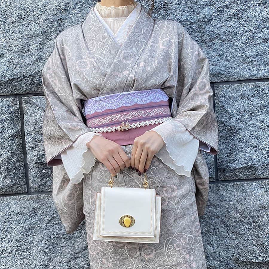 たんりいさんのインスタグラム写真 - (たんりいInstagram)「. . @ladiesfashion.kandk の レースインナー入れたよ〜👘♡ . お袖がめちゃめちゃかわいいっ🥰 . . #kandk_style #kimono #kimonostyle #village #village_kimono #浅草カフェ #半月 #浅草着物レンタル #着物レンタル浅草 #着物 #着物レンタル #着物ヘアアレンジ #着物女子 #ヴィレッジ」12月12日 19時54分 - tanrii97