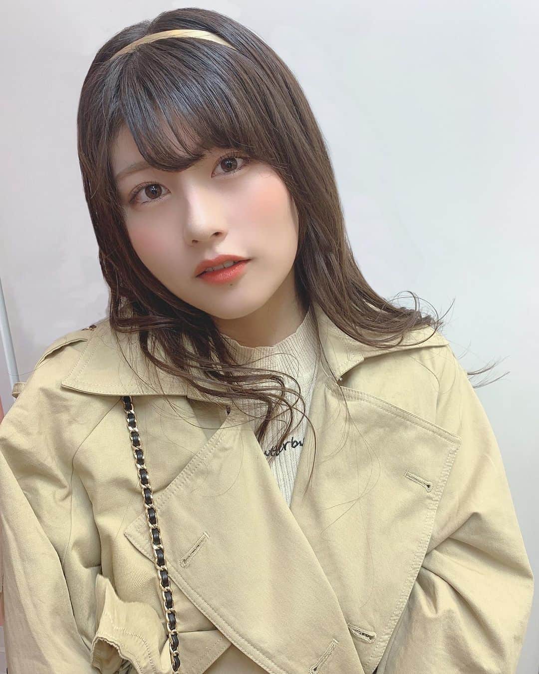 ちとせよしのさんのインスタグラム写真 - (ちとせよしのInstagram)「今日は珍しく髪下ろしてました︎︎︎︎🌷 コートはBEEP(@beep_ss)さん︎︎︎︎☺︎ ･ ･ ･ #selfie #code #fashion #beep #セルフィー #冬コーデ #コート #トレンチコート」12月12日 20時03分 - chitose_yoshino