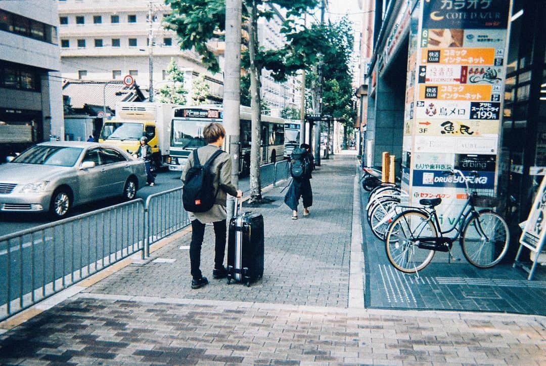 らいるのインスタグラム：「‪リプ返してたらふと‬ ‪こんな世の中だから‬ ‪ファボの数やらフォロワー数やらが‬ ‪仕事に繋がっちゃったりする‬ ‪とっても良い世界だと思うし‬ ‪面白いと思うけれど‬ ‪一人一人の声に耳を傾けられる‬ ‪今も大好きだ‬ ‪目の前の人を幸せに出来る‬ ‪今が一番幸せだと心から思える‬ ‪いつもありがとうね‬」