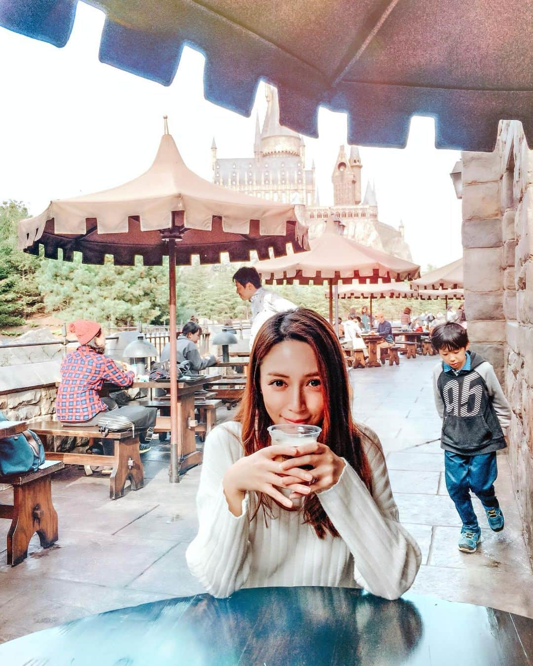 大矢真夕さんのインスタグラム写真 - (大矢真夕Instagram)「Universal studios Japan 😊🌏✨🌏 . .  If I entered Hogwarts school ,  I would love to join the Slytherin🐍😎 . . . 𓆗𓆙 #beautifulday #写真が好き #picture #インスタ映え #photooftheday #wonderful_places #osaka #japan #snapshot #sun #shadow #大阪 #大阪旅行 #大阪観光 #sunshine #picoftheday #lifeisbeautiful #usj #universalstudiosjapan #universalstudios #xmas #harrypotter #ゆにば #ユニバ #ユニバーサルスタジオジャパン」12月12日 20時14分 - mayuohya