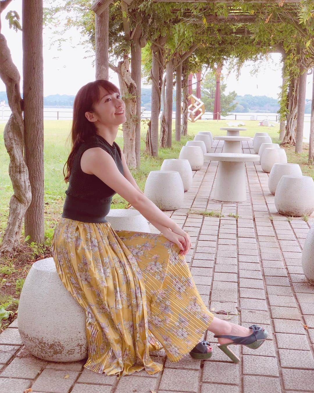 山木梨沙のインスタグラム：「. 「Last Picture」発売記念イベントもたくさんの方に来ていただきました、 ありがとうございます🥰  つぎは名古屋！  #country_girls #山木梨沙 #lastpicture #オフショット」