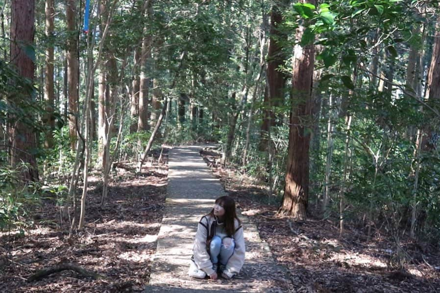 RENA さんのインスタグラム写真 - (RENA Instagram)「パワーたくさん貰ってる気がするくらい毎日お仕事充実中✨ ． REPが賑わってくれるのが一番嬉しい♡ 毎週新メンバーが増える中、今週はびっくりな事に7人が入会してくれた♡ ． これは高千穂パワーかなと思ったけど、日々の努力と人との繋がり、感謝を忘れず過ごしているからだと思う✨ ． 明日も頑張るぞー✨ ． ． #power #trip #nature #oxygen #activity #backpacker #miyazaki #Takachiho #旅女 #ハイク #宮崎 #高千穂 #五社巡り #パワースポット #酸素 #開運」12月12日 20時28分 - rena_flare